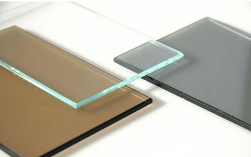 Body-tinted glass